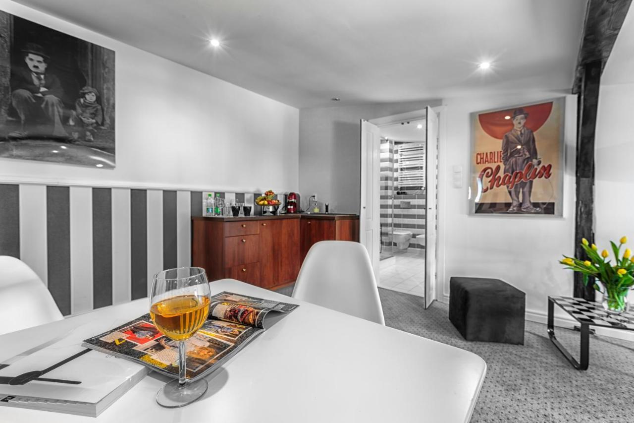 Stare Kino Cinema Residence วูดช์ ภายนอก รูปภาพ